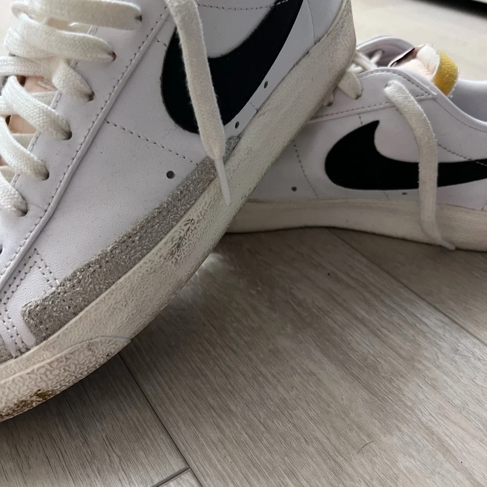 Nike low top blazers men’s size 8